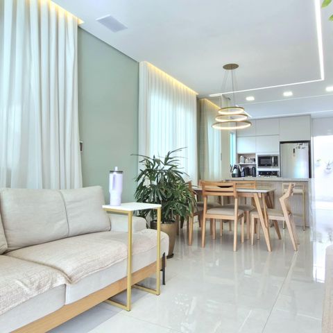 Casa à venda com 170m², 3 quartos e 4 vagas Casa à venda com 170m², 3 quartos e 4 vagasSala/Cozinha