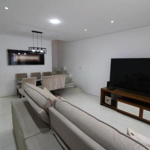 Casa à venda com 230m², 4 quartos e 3 vagas Casa à venda com 230m², 4 quartos e 3 vagasFoto 01