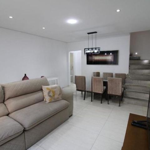 Casa à venda com 230m², 4 quartos e 3 vagas Casa à venda com 230m², 4 quartos e 3 vagasFoto 02