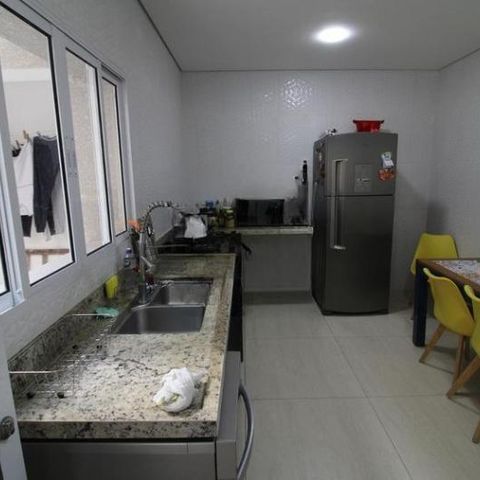 Casa à venda com 230m², 4 quartos e 3 vagas Casa à venda com 230m², 4 quartos e 3 vagasFoto 03