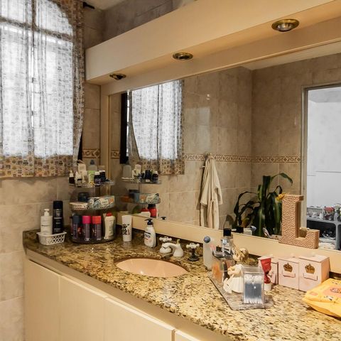 Casa à venda com 287m², 2 quartos e 2 vagas Casa à venda com 287m², 2 quartos e 2 vagasBanheiro da Suíte 1