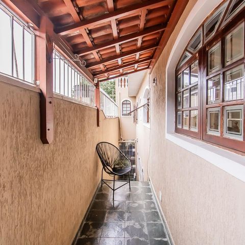 Casa à venda com 287m², 2 quartos e 2 vagas Casa à venda com 287m², 2 quartos e 2 vagasCorredor