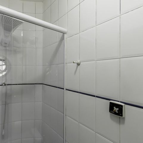 Casa à venda com 287m², 2 quartos e 2 vagas Casa à venda com 287m², 2 quartos e 2 vagasBanheiro da Suíte 2