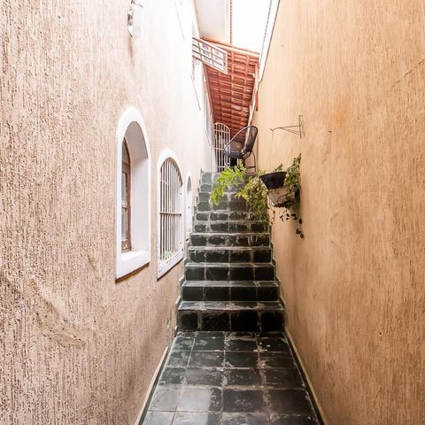 Casa à venda com 287m², 2 quartos e 2 vagas Casa à venda com 287m², 2 quartos e 2 vagasCorredor