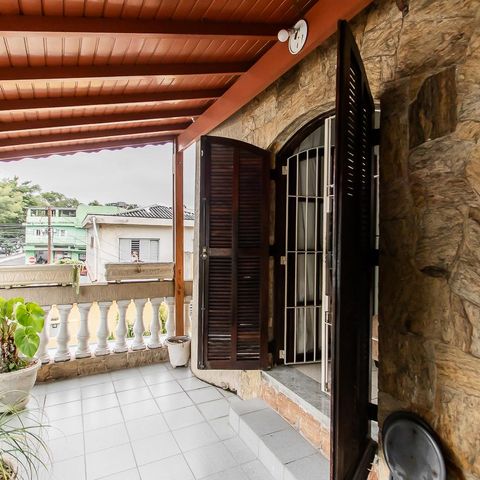 Casa à venda com 287m², 2 quartos e 2 vagas Casa à venda com 287m², 2 quartos e 2 vagasVaranda do Escritório