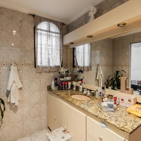 Casa à venda com 287m², 2 quartos e 2 vagas Casa à venda com 287m², 2 quartos e 2 vagasBanheiro da Suíte 1