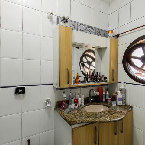 Casa à venda com 287m², 2 quartos e 2 vagas Casa à venda com 287m², 2 quartos e 2 vagasBanheiro da Suíte 2