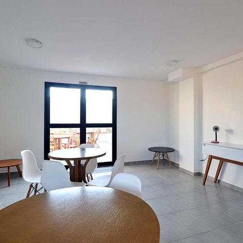 Apartamento para alugar com 40m², 2 quartos e 1 vaga Apartamento para alugar com 40m², 2 quartos e 1 vagaÁrea comum - Salão de festas