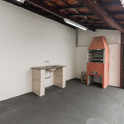 Casa à venda com 131m², 3 quartos e 2 vagasChurrasqueira - Quintal