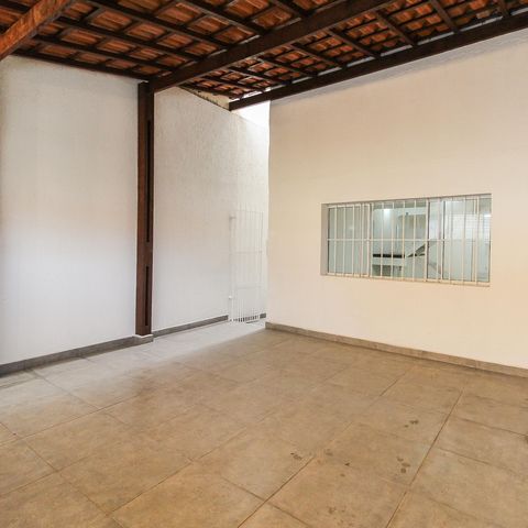 Casa à venda com 131m², 3 quartos e 2 vagasGaragem