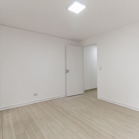 Casa à venda com 131m², 3 quartos e 2 vagasSuíte