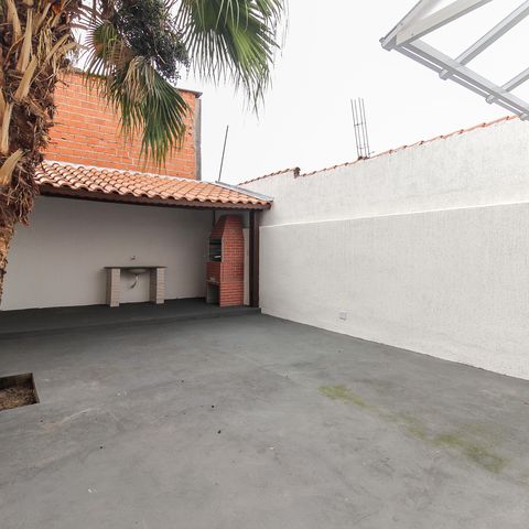 Casa à venda com 131m², 3 quartos e 2 vagasChurrasqueira - Quintal