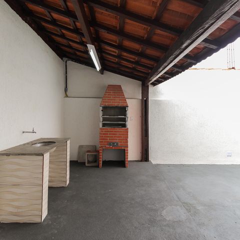 Casa à venda com 131m², 3 quartos e 2 vagasChurrasqueira - Quintal
