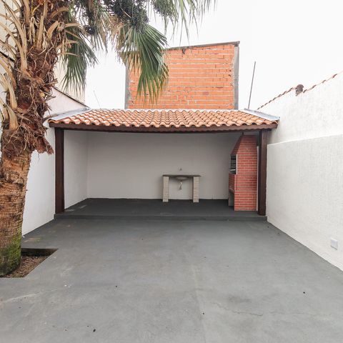 Casa à venda com 131m², 3 quartos e 2 vagasChurrasqueira - Quintal