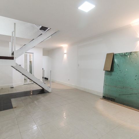 Casa à venda com 131m², 3 quartos e 2 vagasSala