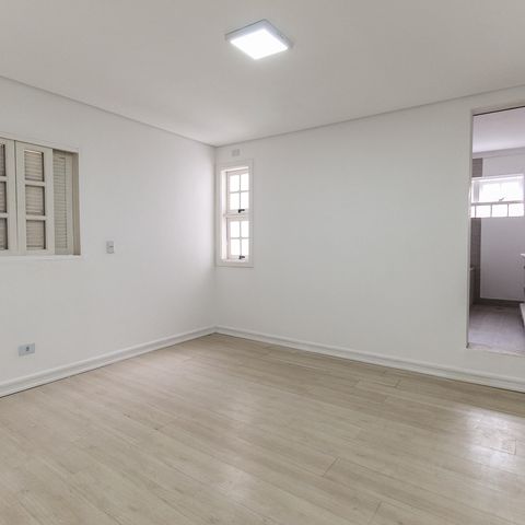 Casa à venda com 131m², 3 quartos e 2 vagasSuíte