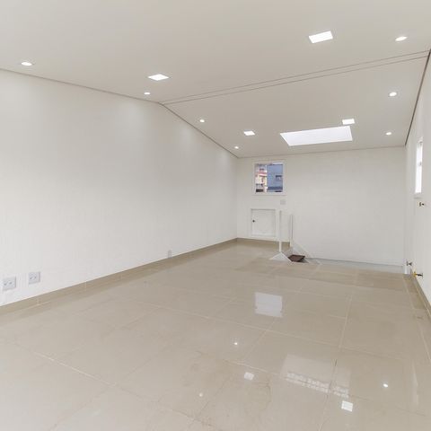 Casa à venda com 131m², 3 quartos e 2 vagasSala