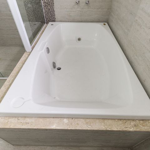 Casa à venda com 131m², 3 quartos e 2 vagasBanheiro da Suíte