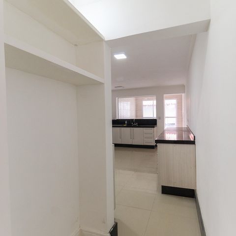 Casa à venda com 131m², 3 quartos e 2 vagasCozinha