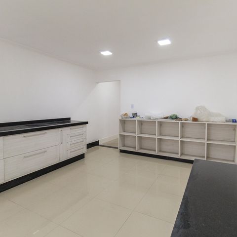 Casa à venda com 131m², 3 quartos e 2 vagasCozinha