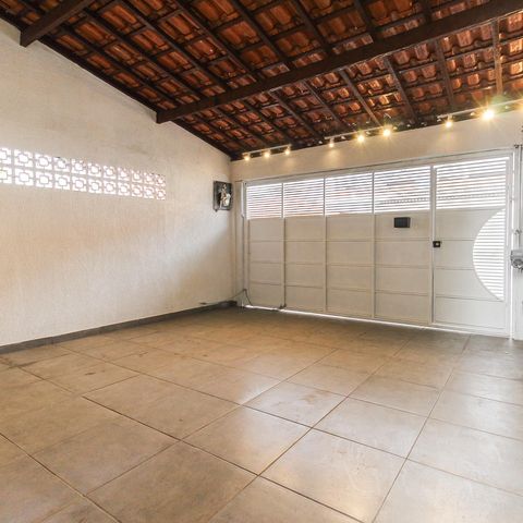 Casa à venda com 131m², 3 quartos e 2 vagasGaragem