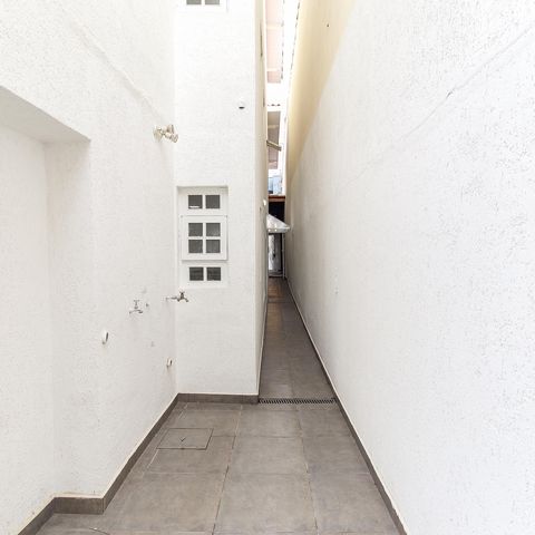 Casa à venda com 131m², 3 quartos e 2 vagasCorredor Externo
