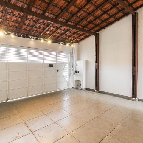Casa à venda com 131m², 3 quartos e 2 vagasGaragem