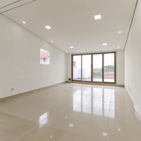 Casa à venda com 131m², 3 quartos e 2 vagasSala