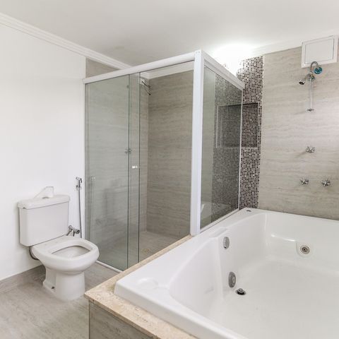 Casa à venda com 131m², 3 quartos e 2 vagasBanheiro da Suíte