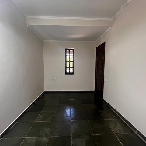 Casa à venda com 355m², 3 quartos e 4 vagas Casa à venda com 355m², 3 quartos e 4 vagasSala de TV