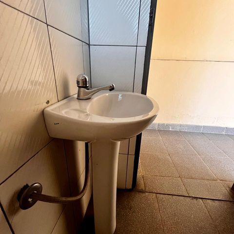Casa à venda com 355m², 3 quartos e 4 vagas Casa à venda com 355m², 3 quartos e 4 vagasBanheiro de Serviço