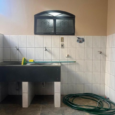 Casa à venda com 355m², 3 quartos e 4 vagas Casa à venda com 355m², 3 quartos e 4 vagasÁrea de Serviço