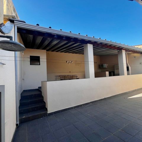 Casa à venda com 355m², 3 quartos e 4 vagas Casa à venda com 355m², 3 quartos e 4 vagasQuintal