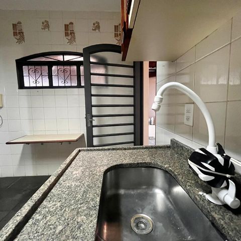 Casa à venda com 355m², 3 quartos e 4 vagas Casa à venda com 355m², 3 quartos e 4 vagasCozinha