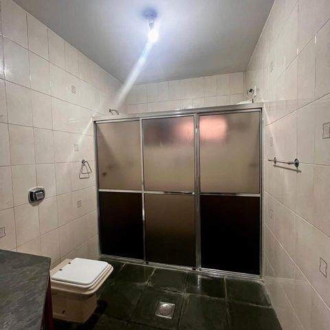 Casa à venda com 355m², 3 quartos e 4 vagas Casa à venda com 355m², 3 quartos e 4 vagasBanheiro