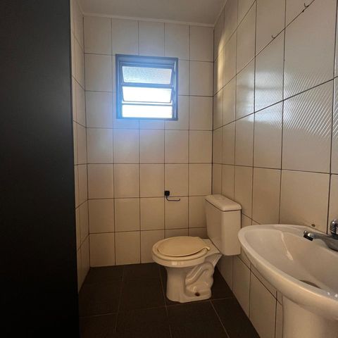 Casa à venda com 355m², 3 quartos e 4 vagas Casa à venda com 355m², 3 quartos e 4 vagasBanheiro de Serviço