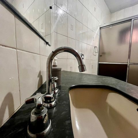Casa à venda com 355m², 3 quartos e 4 vagas Casa à venda com 355m², 3 quartos e 4 vagasBanheiro