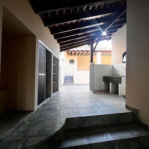 Casa à venda com 355m², 3 quartos e 4 vagas Casa à venda com 355m², 3 quartos e 4 vagasÁrea de Serviço