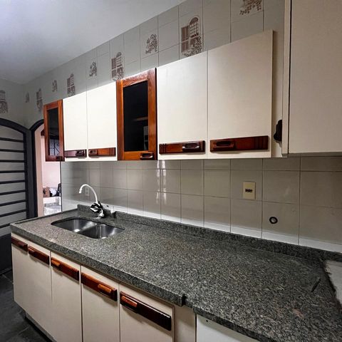 Casa à venda com 355m², 3 quartos e 4 vagas Casa à venda com 355m², 3 quartos e 4 vagasCozinha