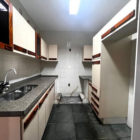 Casa à venda com 355m², 3 quartos e 4 vagas Casa à venda com 355m², 3 quartos e 4 vagasCozinha