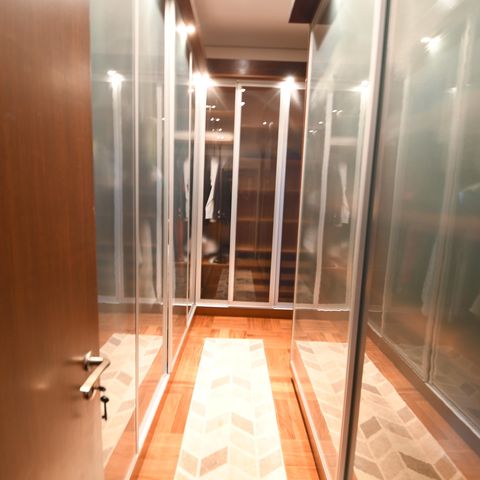 Casa de condomínio à venda com 470m², 4 quartos e 2 vagasCloset