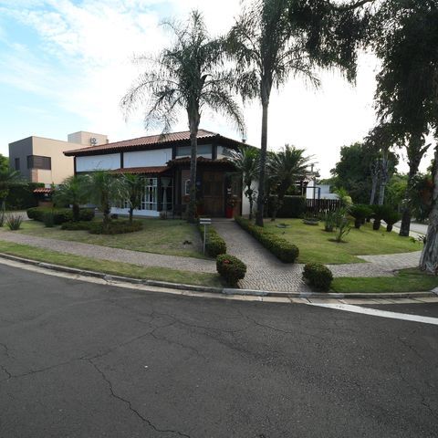 Casa de condomínio à venda com 470m², 4 quartos e 2 vagasFachada