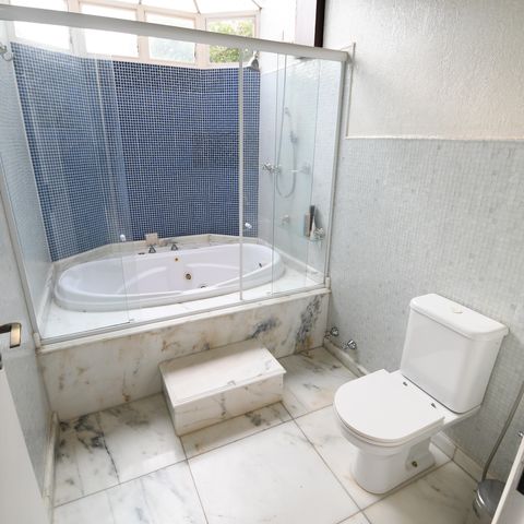 Casa de condomínio à venda com 470m², 4 quartos e 2 vagasBanheiro 2 - Suíte