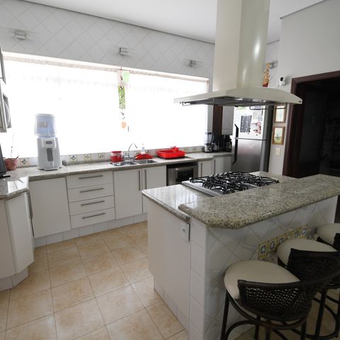 Casa de condomínio à venda com 470m², 4 quartos e 2 vagasCozinha