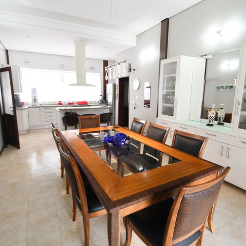 Casa de condomínio à venda com 470m², 4 quartos e 2 vagasCozinha