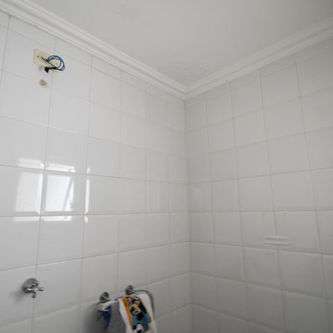 Casa de condomínio à venda com 470m², 4 quartos e 2 vagasBanheiro de serviço