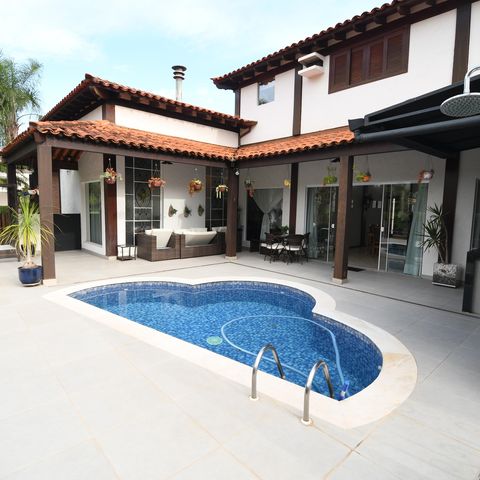 Casa de condomínio à venda com 470m², 4 quartos e 2 vagasPiscina