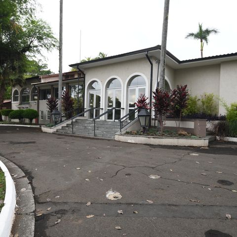Casa de condomínio à venda com 470m², 4 quartos e 2 vagasÁrea comum - Salão de festas