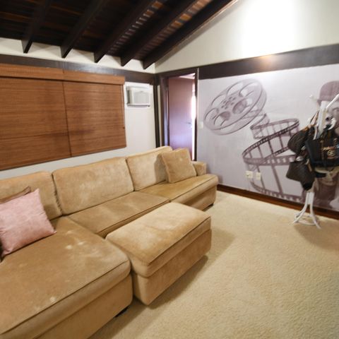 Casa de condomínio à venda com 470m², 4 quartos e 2 vagasSala de TV