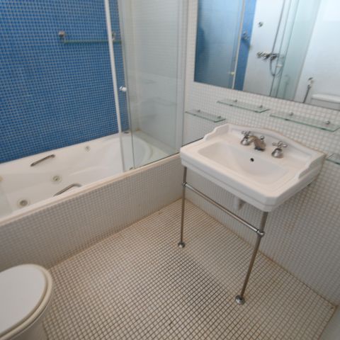 Casa de condomínio à venda com 470m², 4 quartos e 2 vagasBanheiro 3 - Suíte